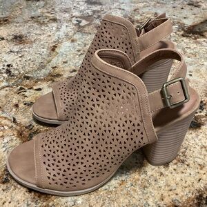 UNIVERSAL THREAD Women’s Brown Milliana Heeled Sling Back Cut Out Boots Size 9